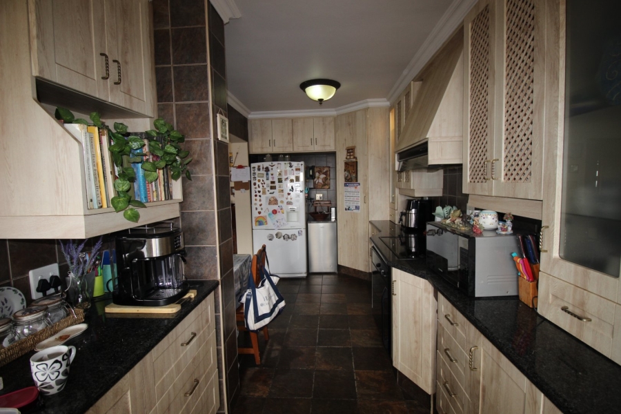4 Bedroom Property for Sale in Lake Deneysville Free State